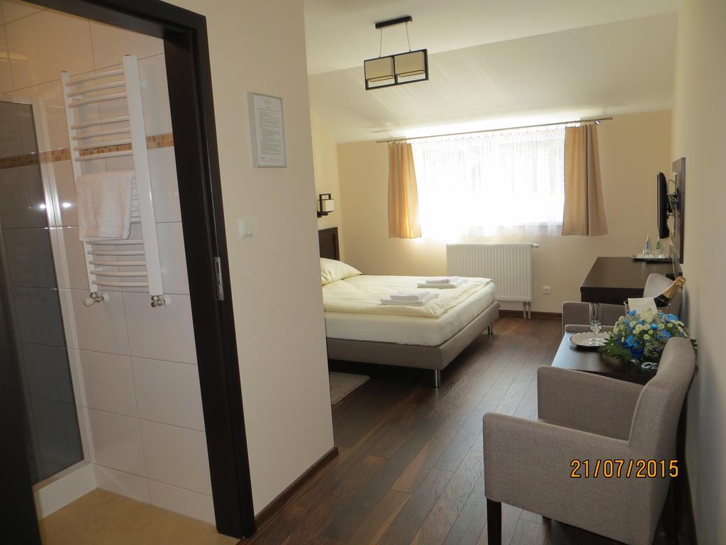 Hotel Pod Chelmem Ropa Екстериор снимка