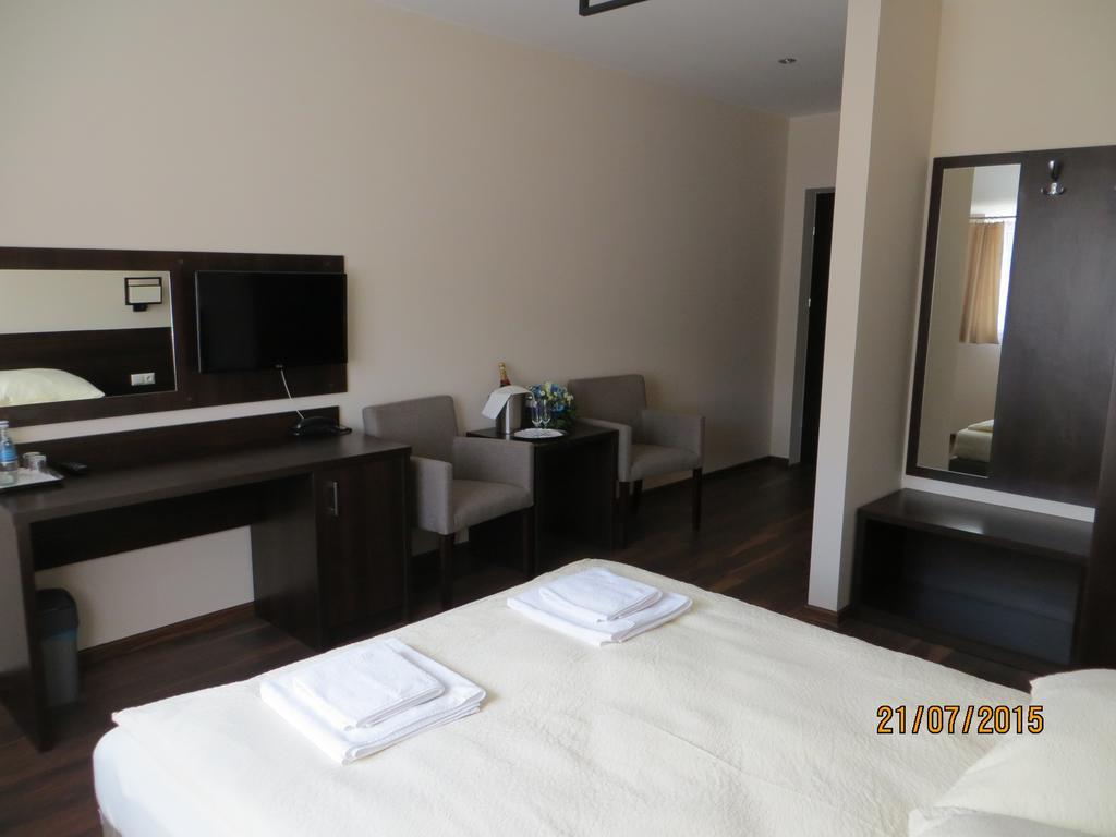 Hotel Pod Chelmem Ropa Екстериор снимка