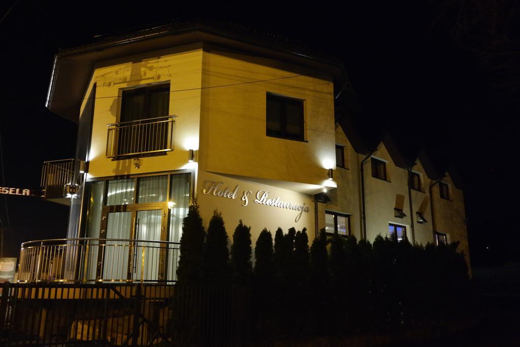 Hotel Pod Chelmem Ropa Екстериор снимка